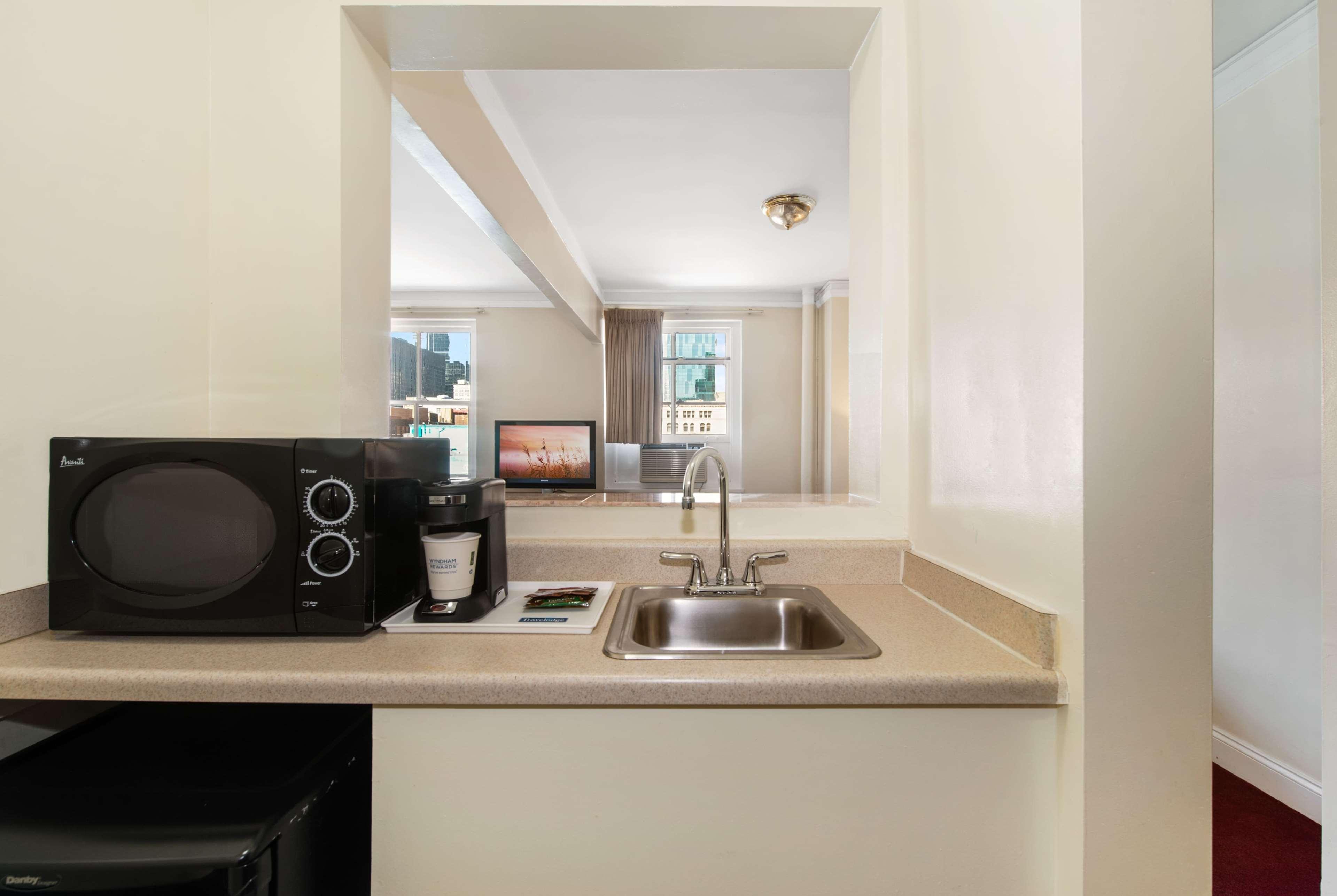 Travelodge By Wyndham Downtown Chicago